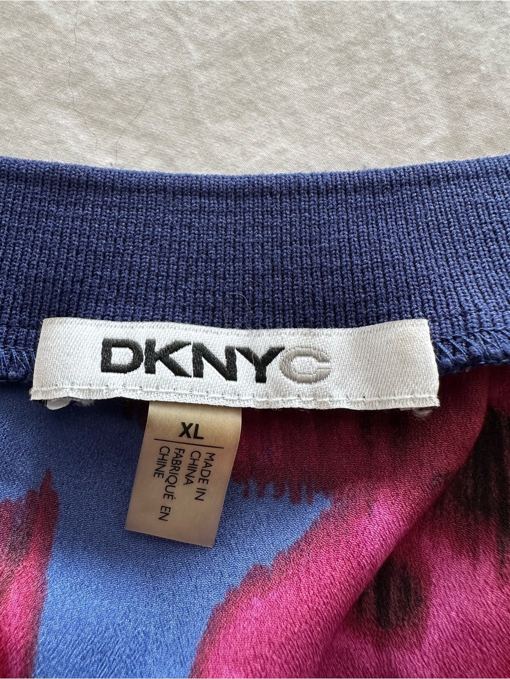 DKNYC Navy Top with Magenta Floral Print and Black Sheer Sleeves, size XL - Picture 6 of 13